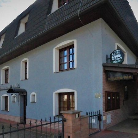 Restauracia Penzion Na Mlyne Stará Turá Екстериор снимка