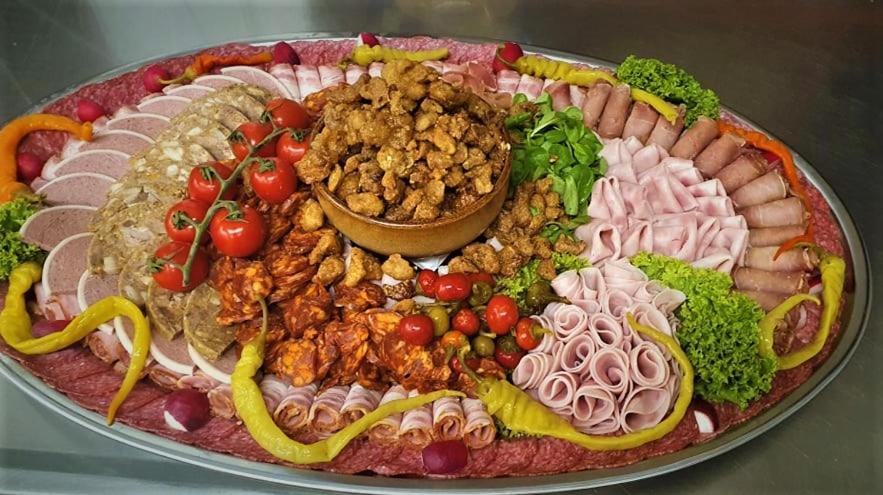 Restauracia Penzion Na Mlyne Stará Turá Екстериор снимка