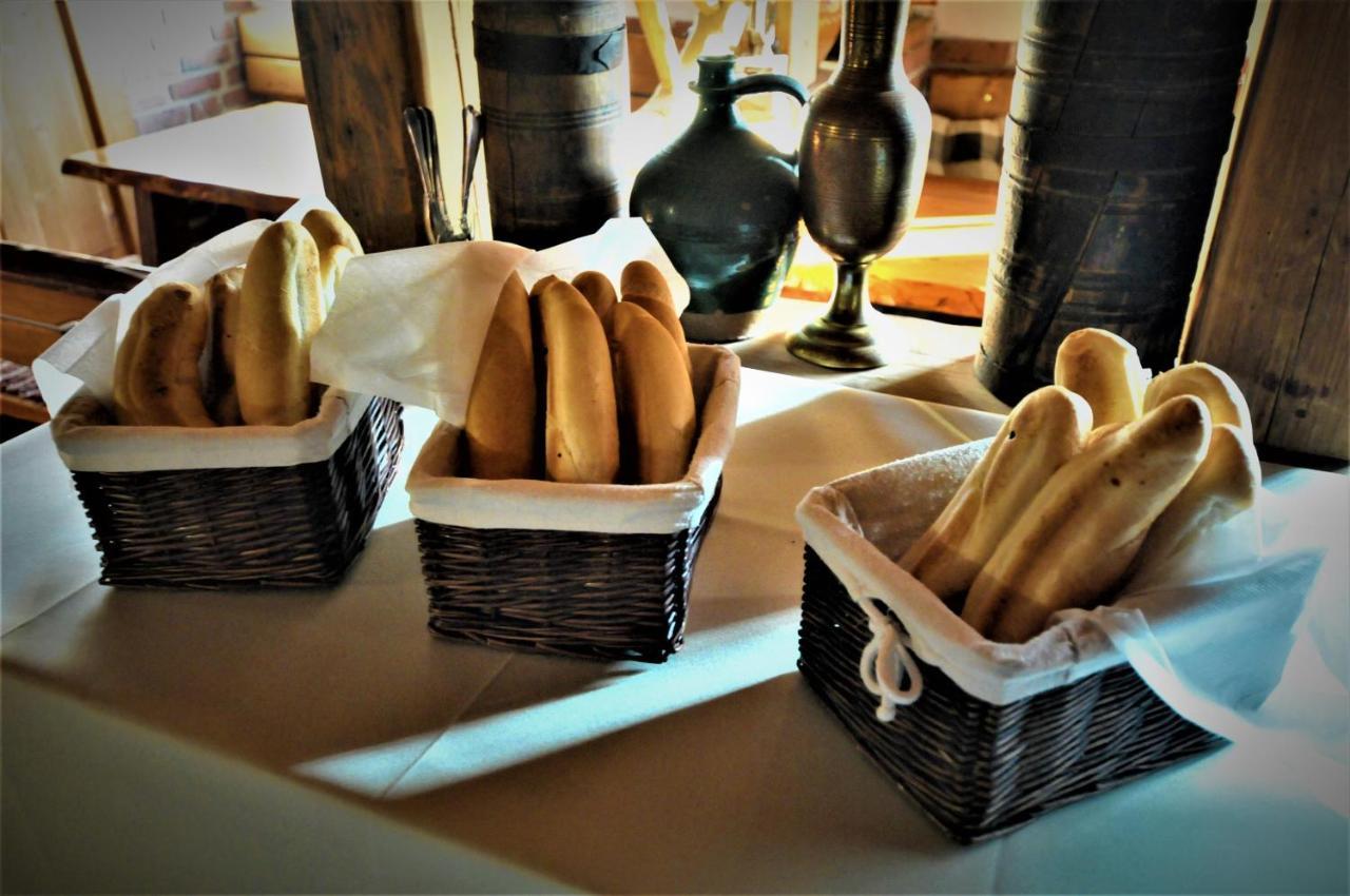 Restauracia Penzion Na Mlyne Stará Turá Екстериор снимка